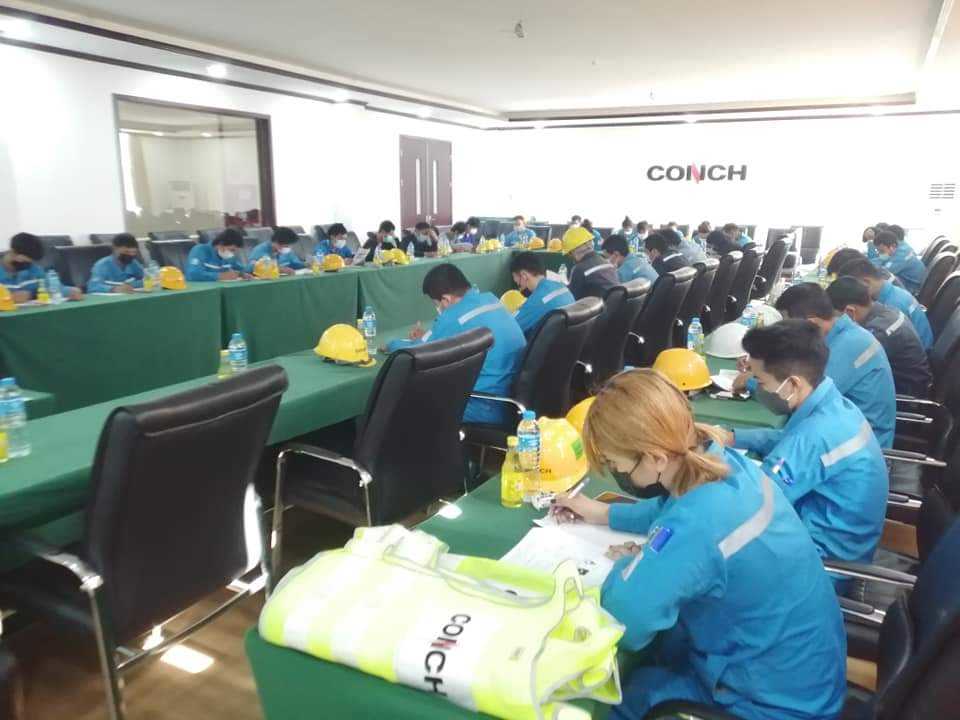 LINE_ALBUM_หลักสูตรปั้นจั่นเหนือนศีรษะ (Overhead Crane)_250828_23.jpg - หลักสูตรปั้นจั่นเหนือนศีรษะ (Overhead Crane)